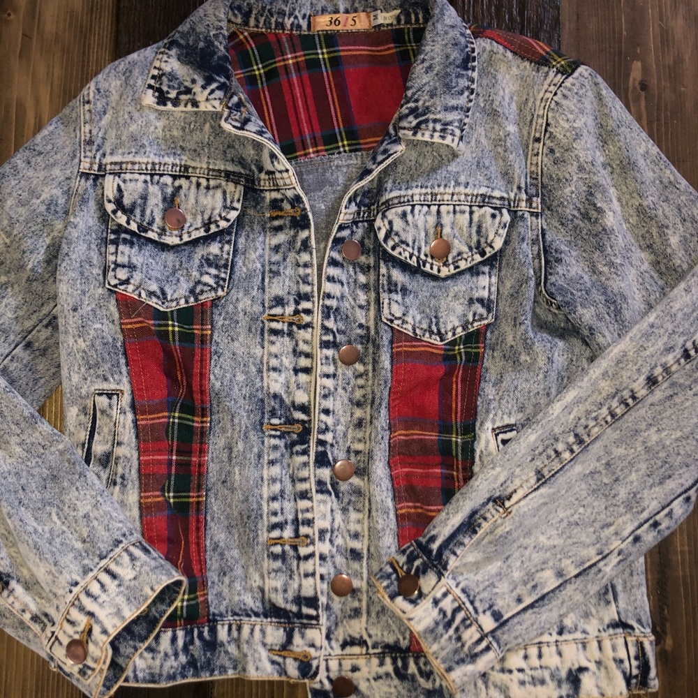 💢SOLD. Plaid Jean Jacket